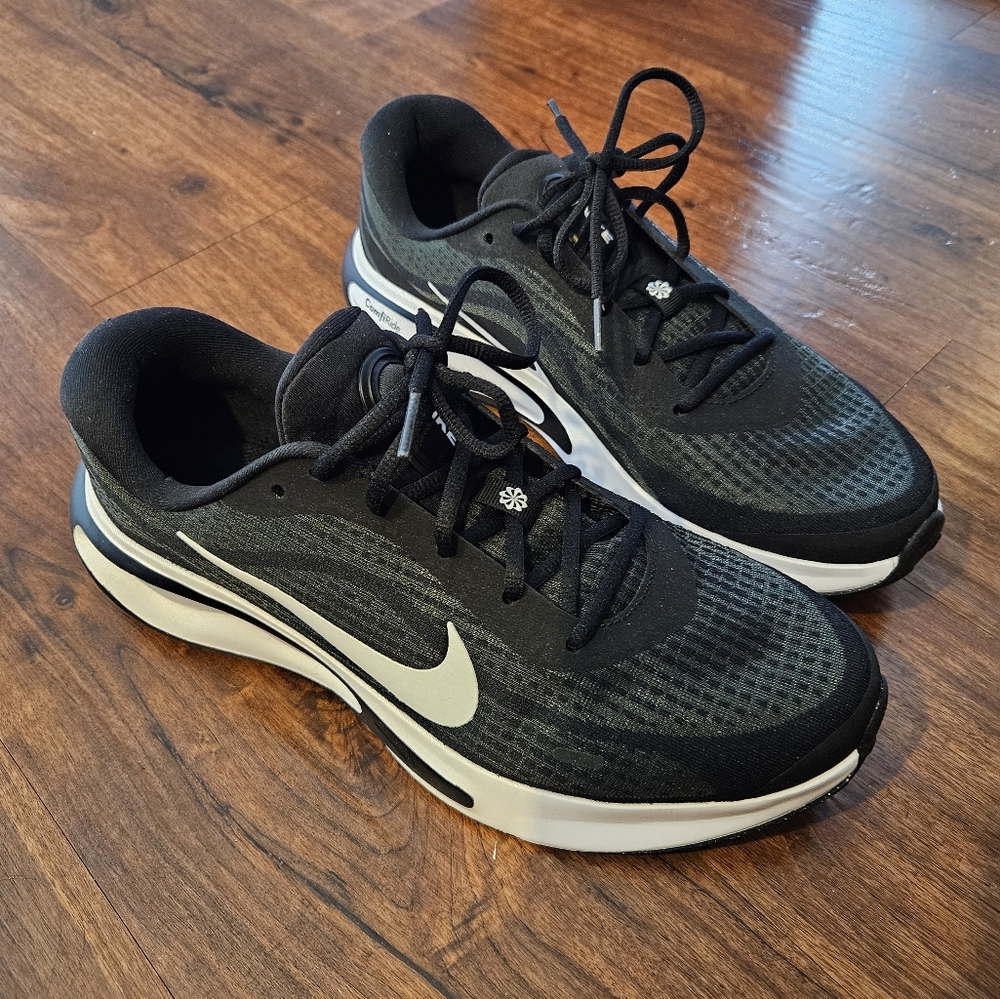 Men's Black Nike Running Shoes